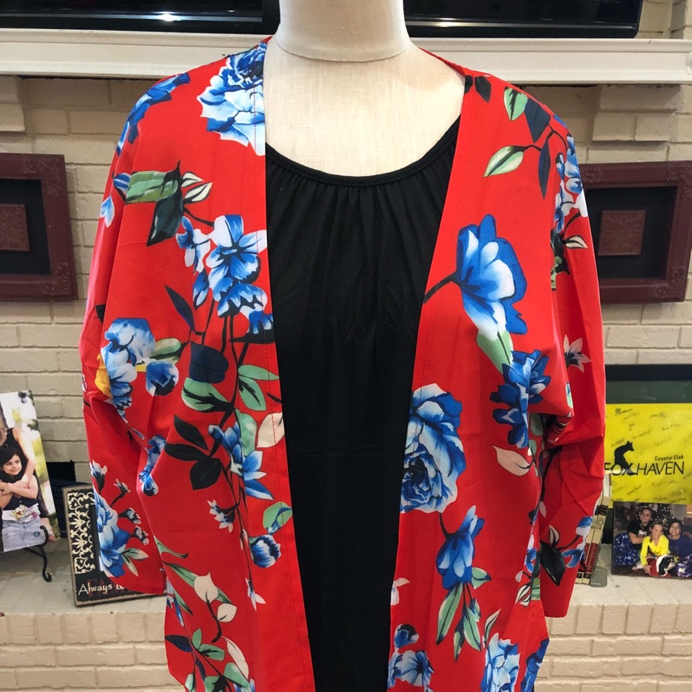 Red floral kimono nwot!
